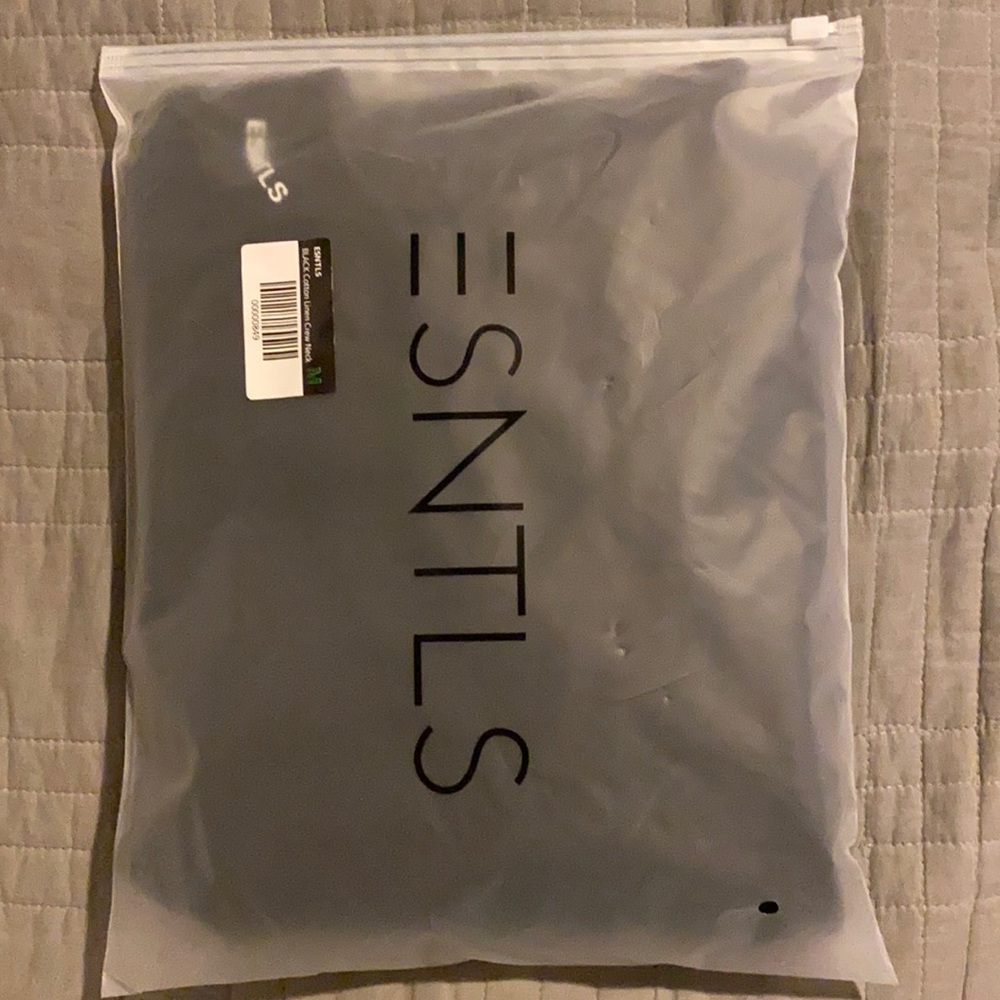 ESNTLS Mock neck long sleeve size Medium